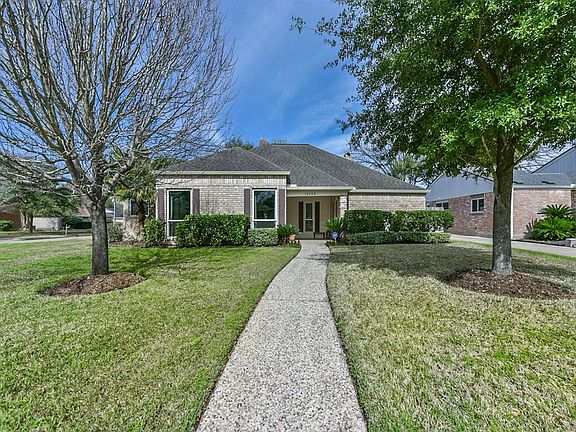 Spacious 1 story home with 4 bedrooms and 2/1 baths.