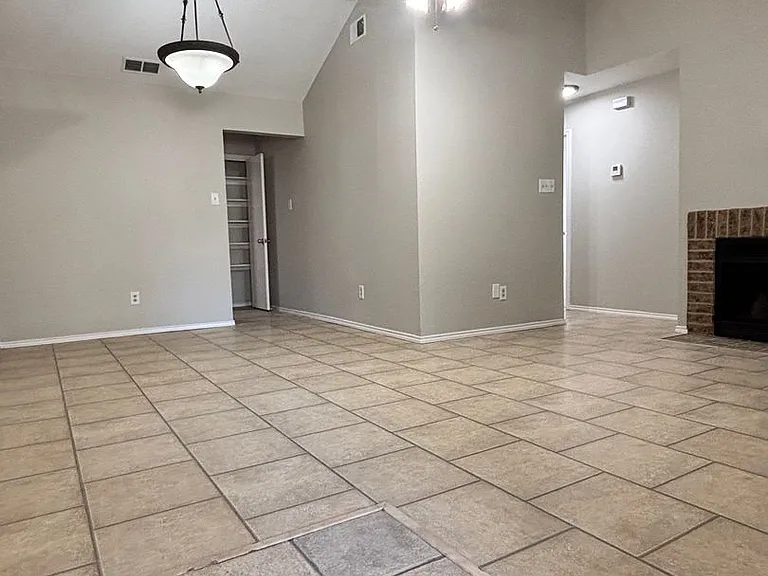 104 Glade Shadow Dr — Photo 6