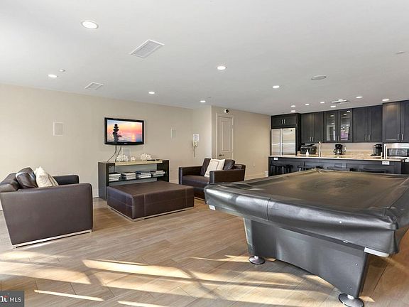 4th image of 1600 Clarendon Blvd #W411