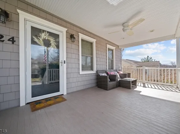 24 Ferndale Rd, North Caldwell Boro, NJ 07006