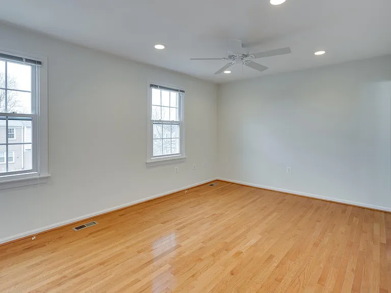 2961 Cashel Ln — Photo 32