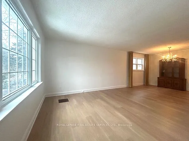 6 Hiawatha Pkwy #UPPER LEVEL — Photo 6