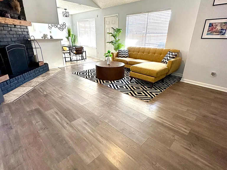 2423 Fairgreen Dr — Photo 3