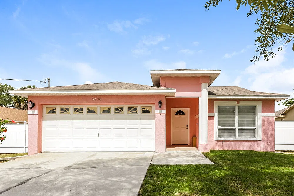 3 bed, 2.0 bath, 1322 sqft, $2,090 — Photo 1