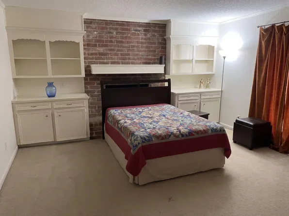(undisclosed Address), Houston, TX 77077