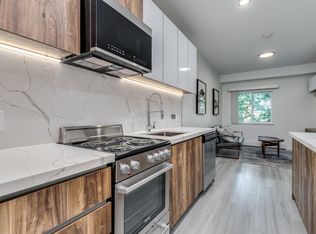 Eterno - 1168 Pendrell, Vancouver, BC V6E 1L4
