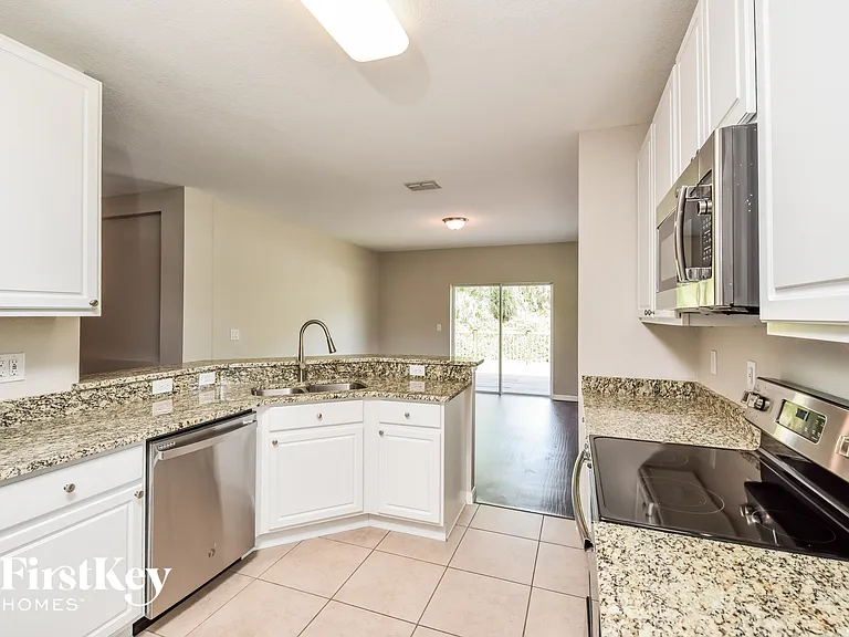 3379 Toluca Ter — Photo 6