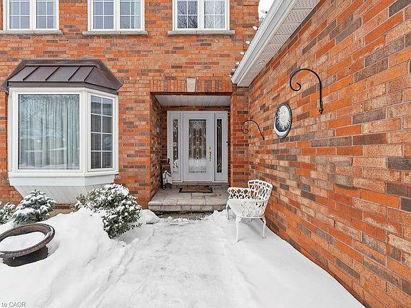 4th image of 1150 Creekside Dr