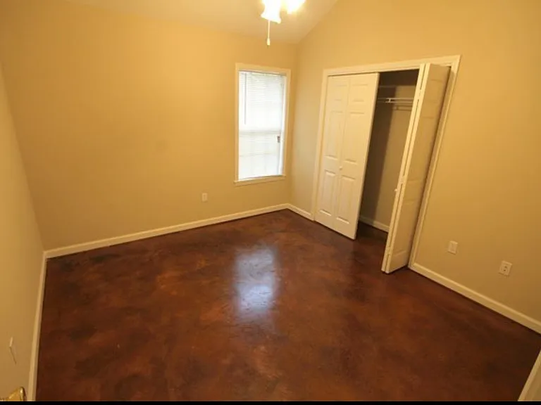 440 Beauregard Cir — Photo 5
