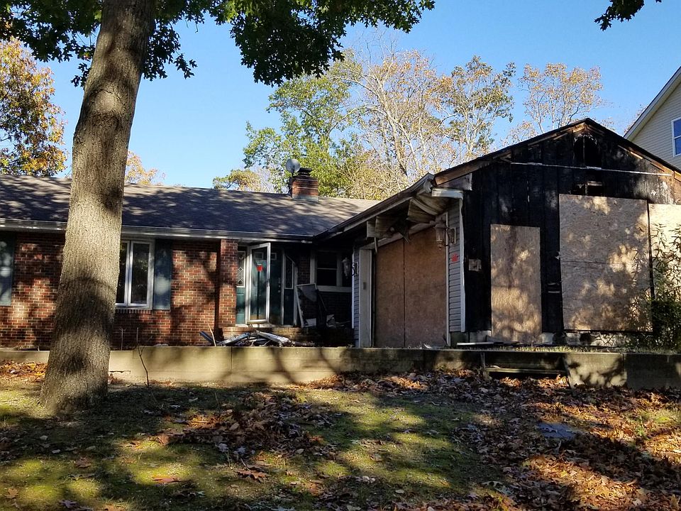 1st image of 47 Iroquois Pl