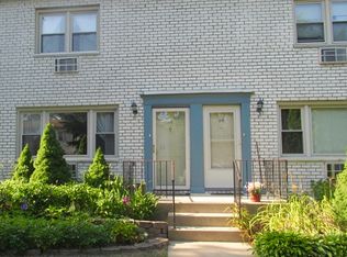 127 Cardinal Ln, Islip, NY 11751