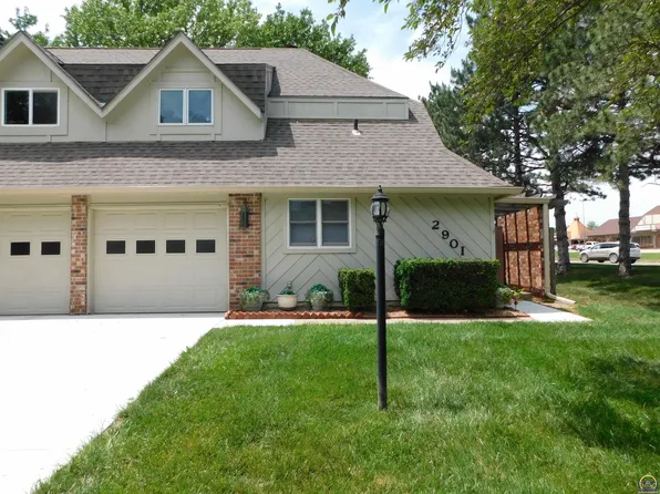2901 SW Foxcroft 2 Ct, Topeka, KS 66614