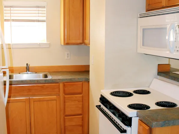 1002 NE B St, Pullman, WA 99163