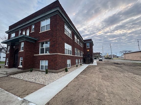2nd image of 130 N 2nd St