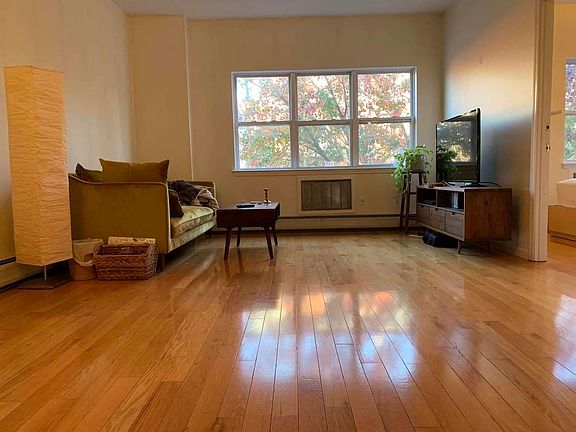 2nd image of 46 Underhill Ave #3