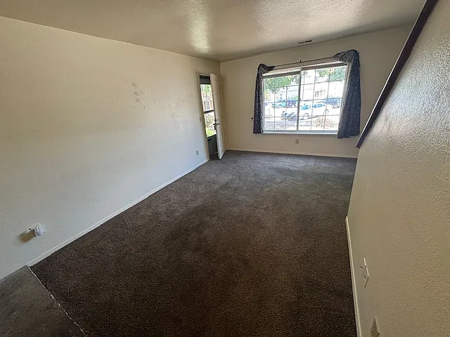 2 bed, 1120 sqft, $2,050 — Photo 3