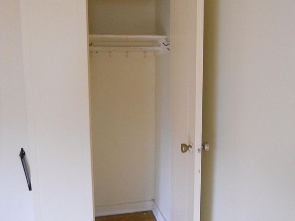 4th image of 277 Linwood Ave APT 5A