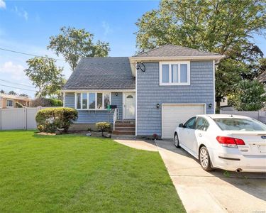 2780 Riverside Avenue, Merrick, NY, 11566