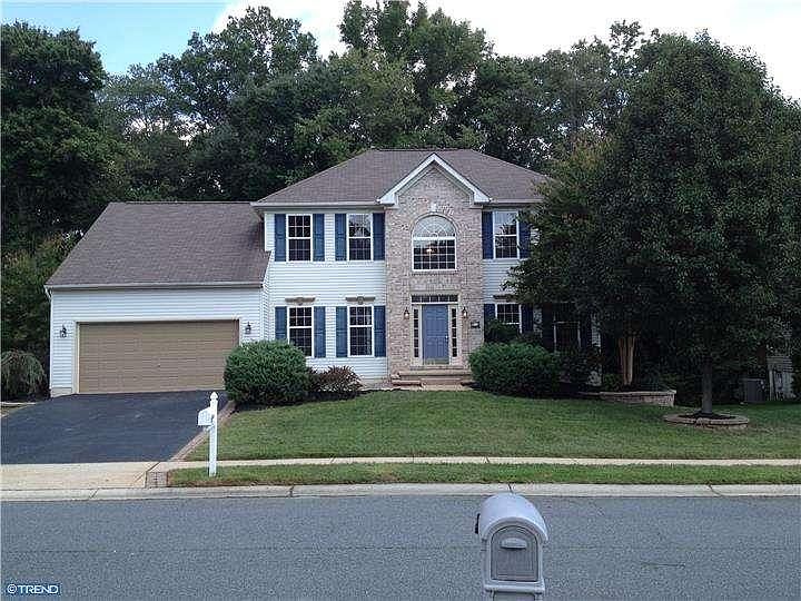 1st image of 17 Glencoe Dr