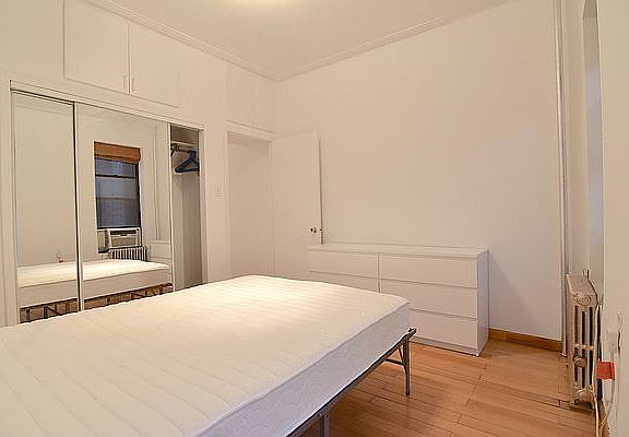 4th image of 123 Ludlow St APT 13