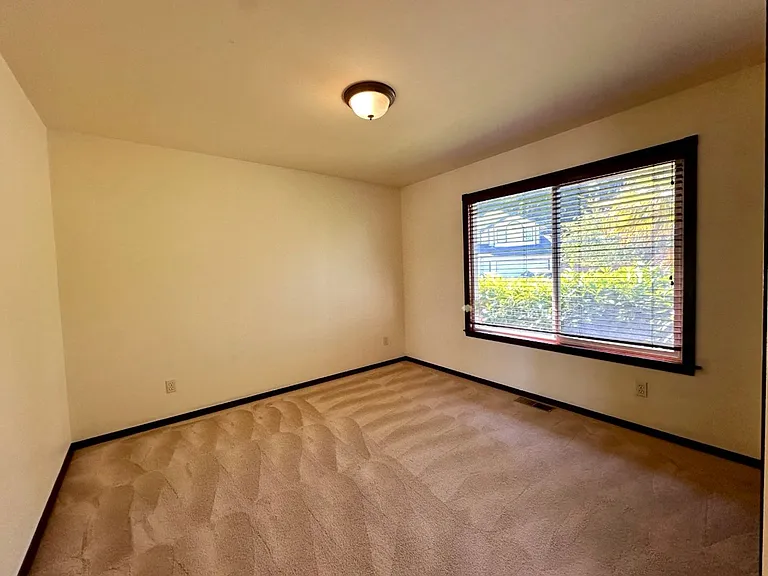 1331 SW Harbor Vista Cir — Photo 23