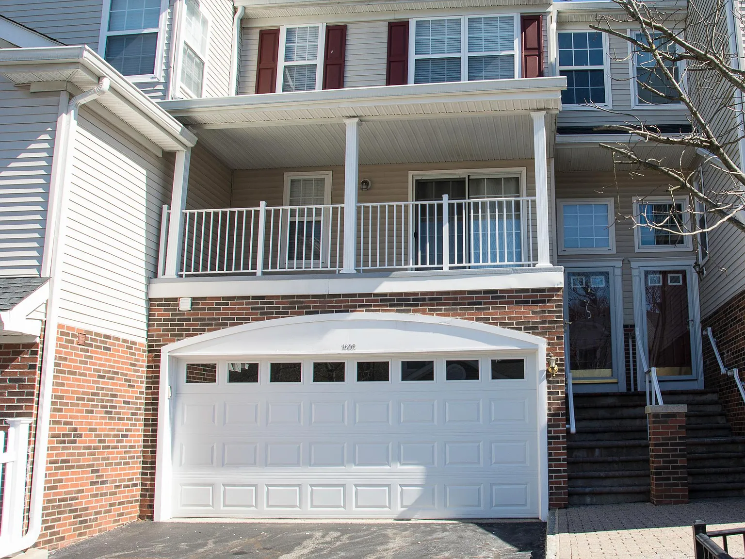 2 bed, 2.5 bath, 1352 sqft, $3,450 — Photo 1