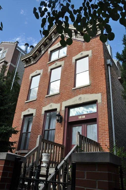 1 bed, 800 sqft, $2,300 — Photo 1