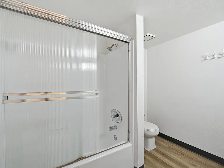 1527 Palm Ave — Photo 12
