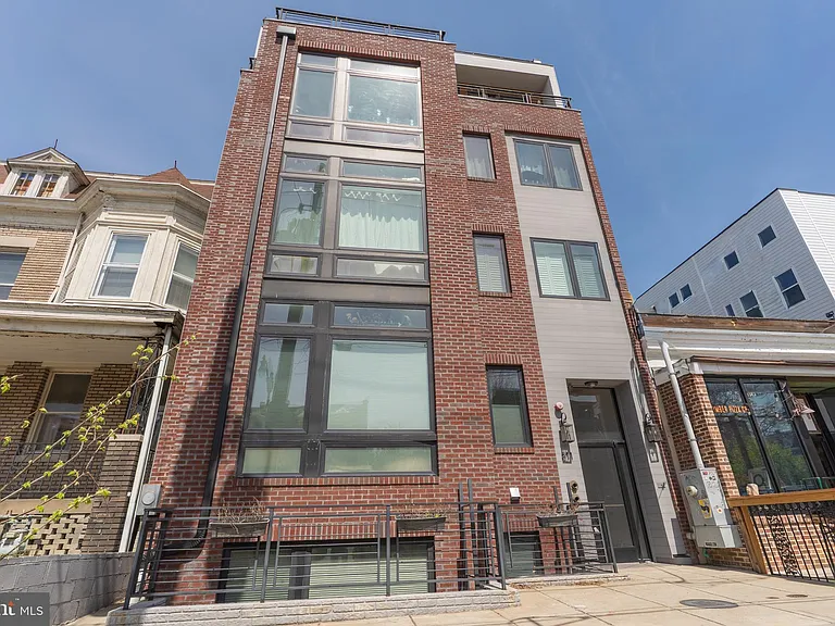 811 Upshur St NW #Penthouse 10 — Photo 35
