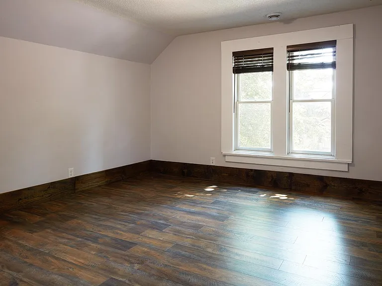 1412 Monroe St NE — Photo 2