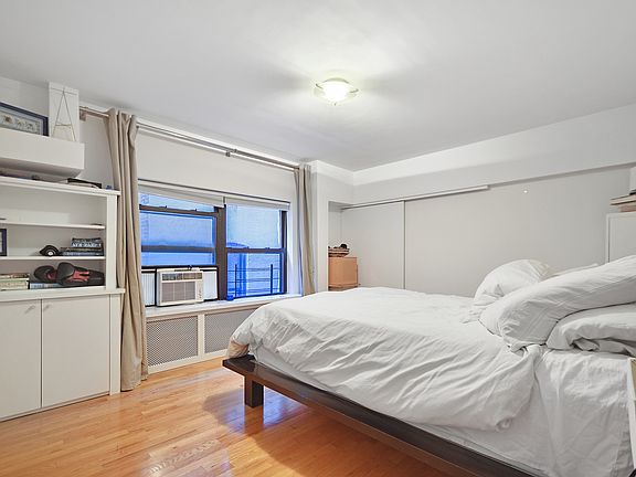4th image of 350 E 62nd St APT 4M