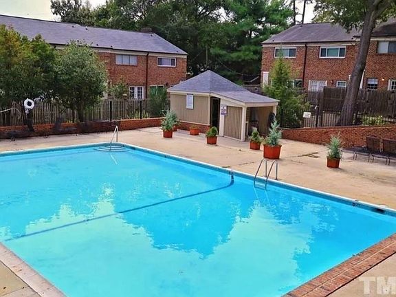 2nd image of 3809 Browning Pl