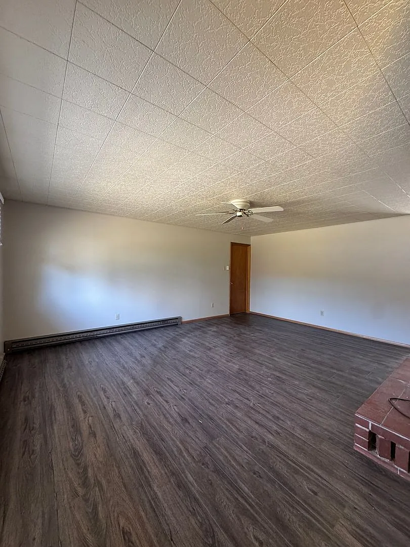 Updated 3-Bedroom Home with Large Fenced Yard — Photo 2