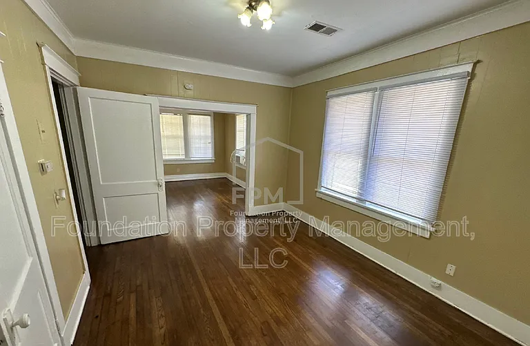 792 N Willett St — Photo 6