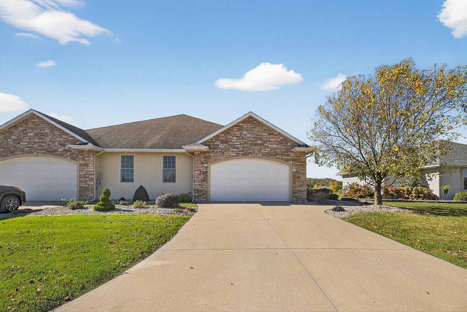 727 Hidden Meadow Ln