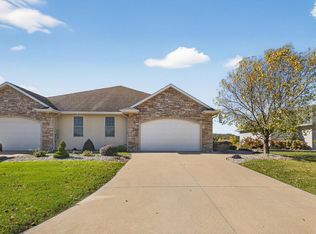 727 Hidden Meadow Ln, Lake City, MN 55041