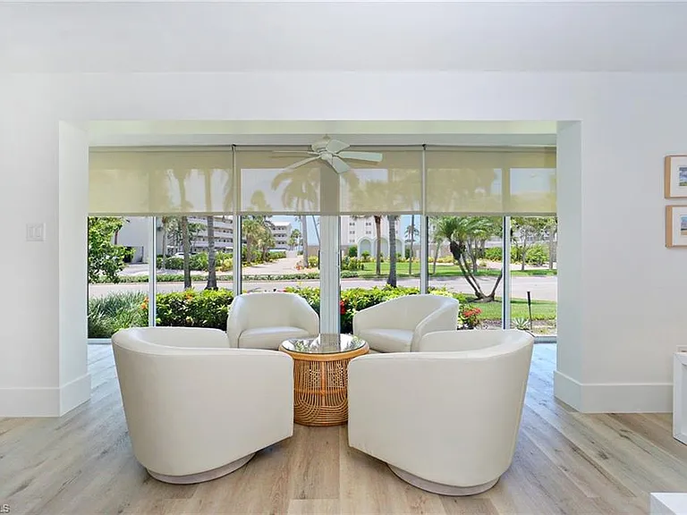 1910 Gulf Shore Blvd N #102 — Photo 4