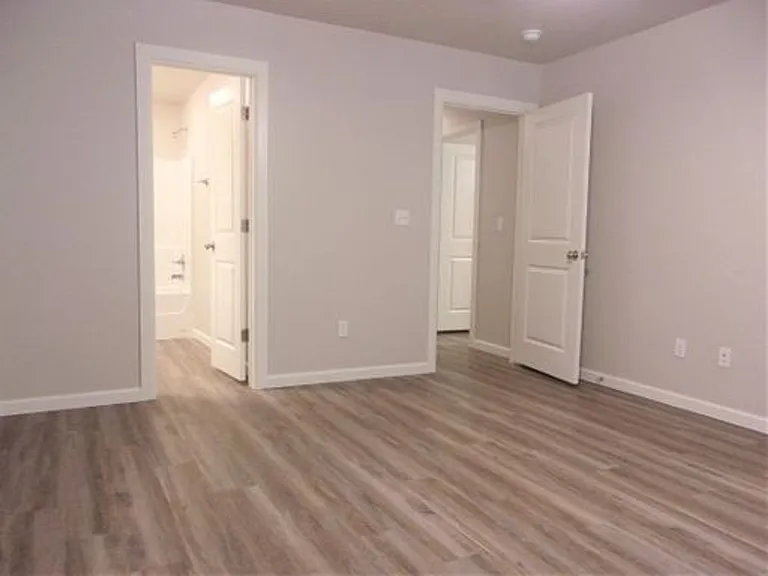 11227 Howard Dr — Photo 27