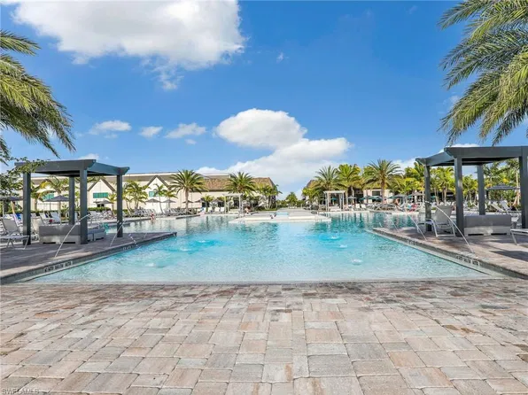 18400 Parksville Dr, Estero, FL 33928