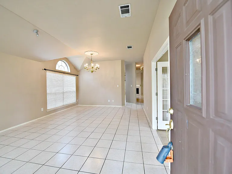3924 Newland Dr — Photo 3