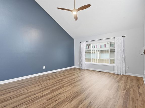 5th image of 1079 74th St NE