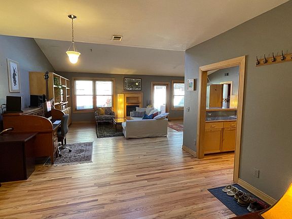 4th image of 1034 N Logan St APT 2E