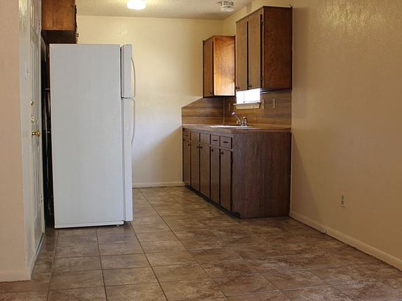 4th image of 2706 Mountain Ave