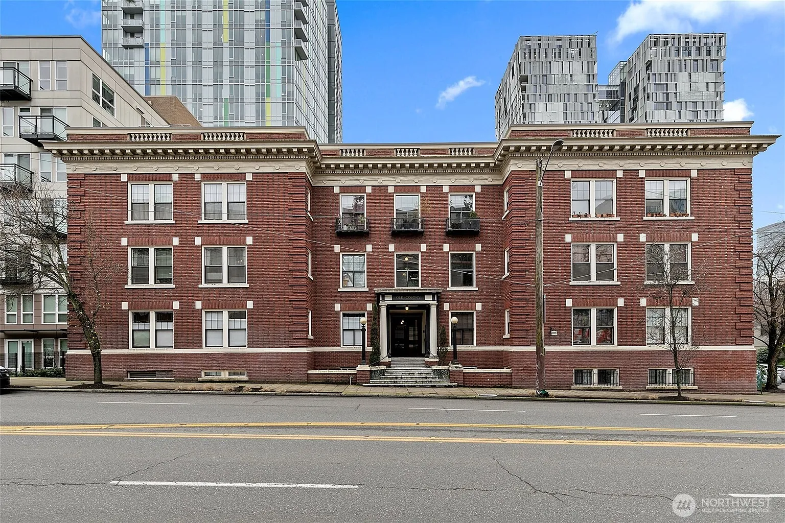 615 Boren Avenue #27 photo 1