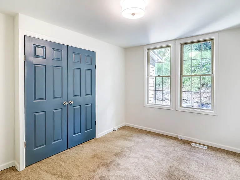 2560 Iron Springs Rd — Photo 30