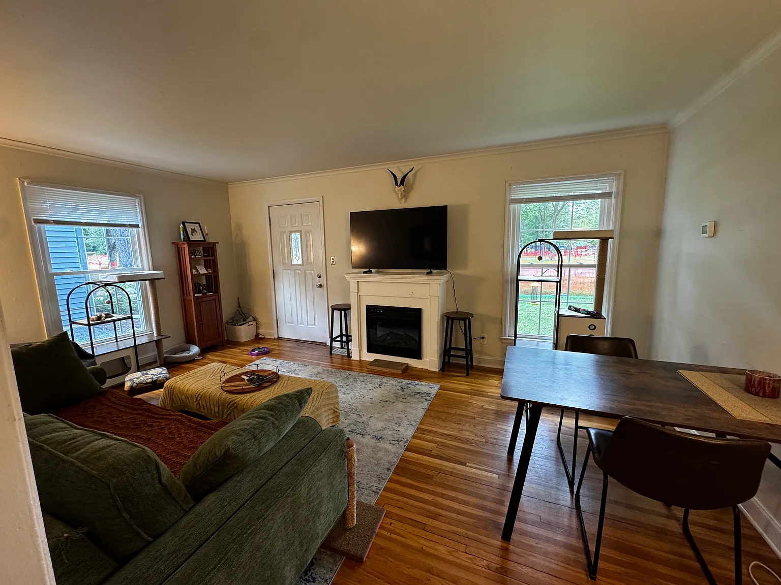 5 bed, 1850 sqft, $2,310 — Photo 2