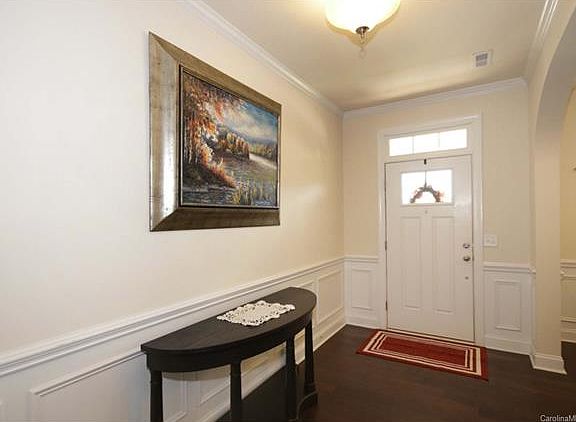 3rd image of 113 Creekside Crossing Ln