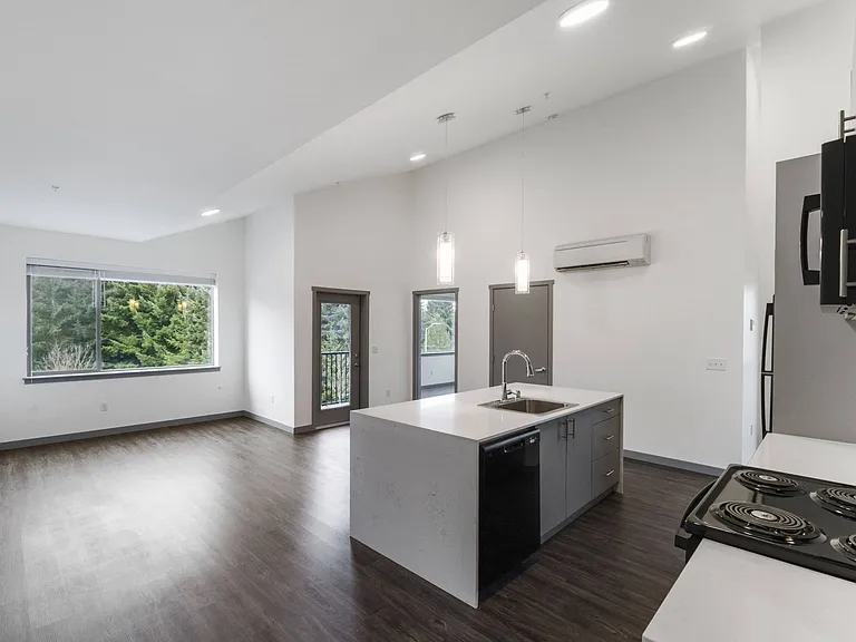 2 Bedroom Vaulted Ceilings