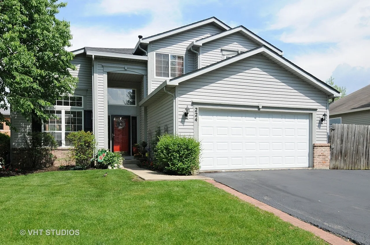 5 bed, 2293 sqft, $3,999 — Photo 1