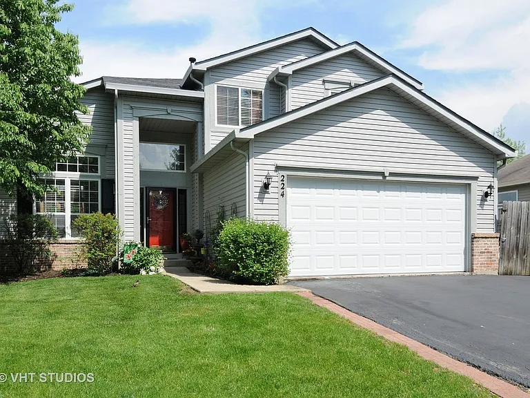224 Jonathan Way — Photo 1